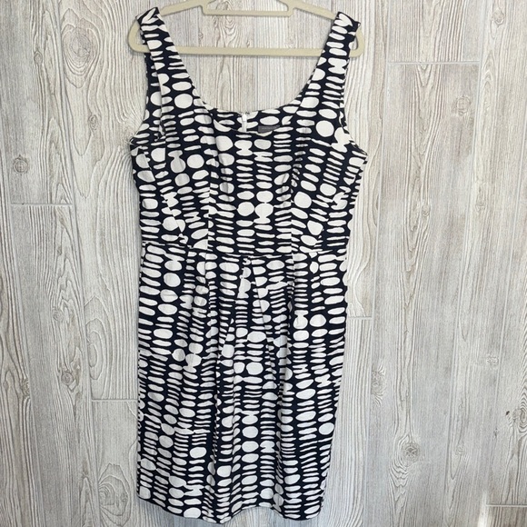 Ann Taylor Dresses & Skirts - Ann Taylor Black and White Patterned Tank Style Dress.